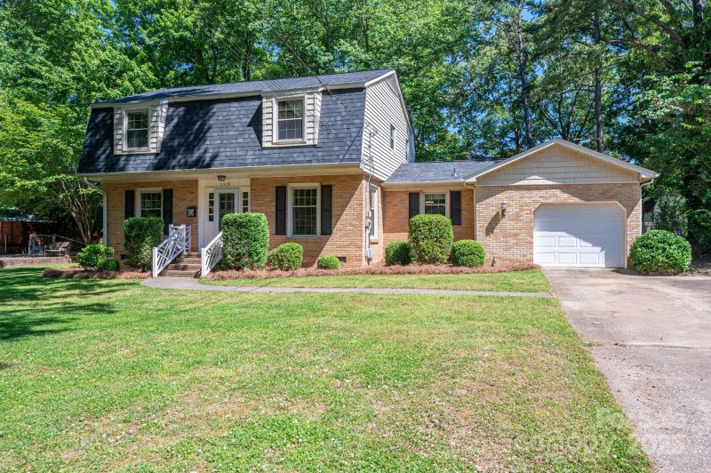 Property image 3 at 1324 Princeton Avenue, Gastonia, NC 28054