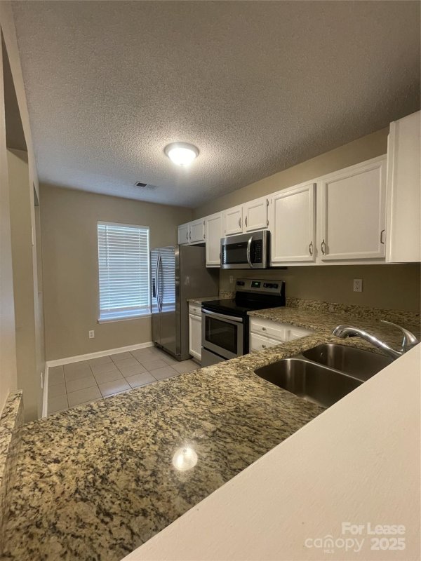 Property image 3 at 6400 Windsor Gate Lane, Charlotte, NC 28215