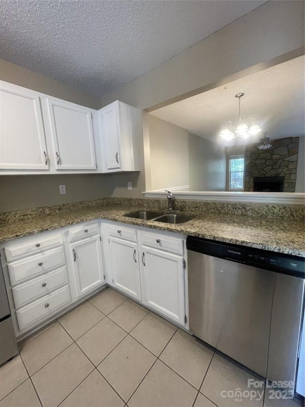 Property image 4 at 6400 Windsor Gate Lane, Charlotte, NC 28215