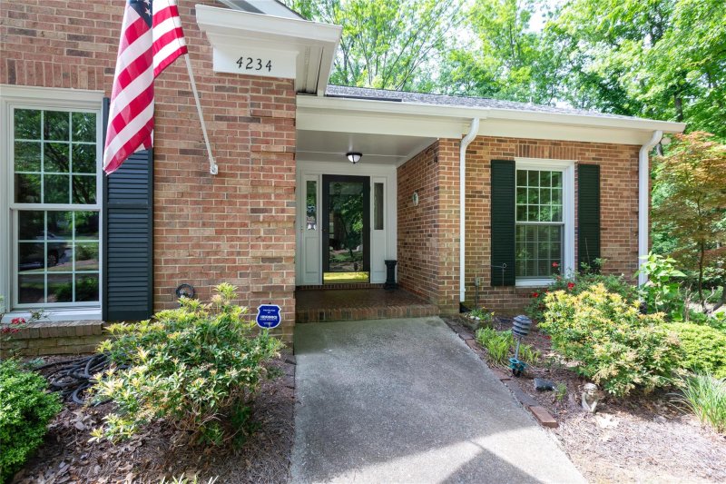 Property image 2 at 4234 Woodglen Lane, Charlotte, NC 28226