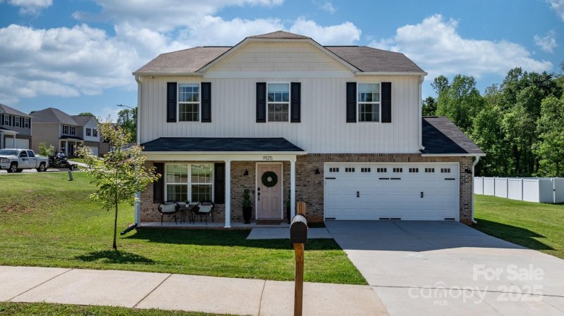 Property image 2 of 1925 Maius Drive in Mayfair, Conover, NC 28613