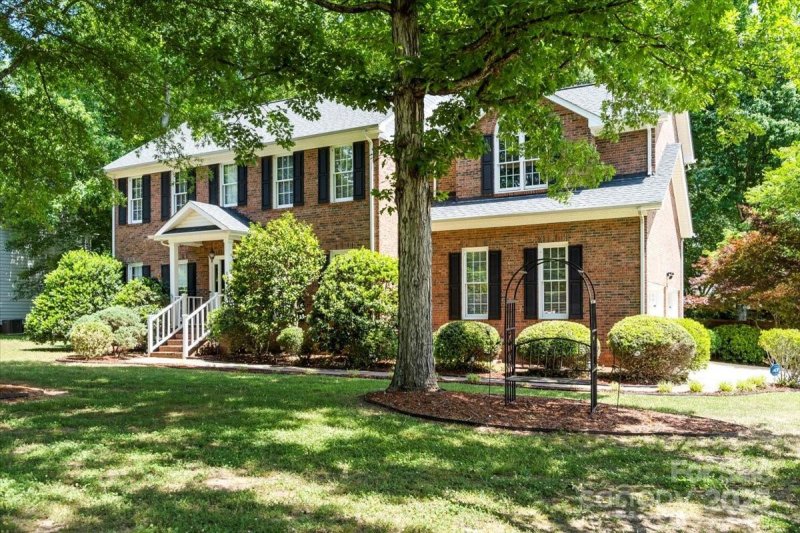 Property image 2 at 1261 Hawthorne Drive, Indian Trail, NC 28079