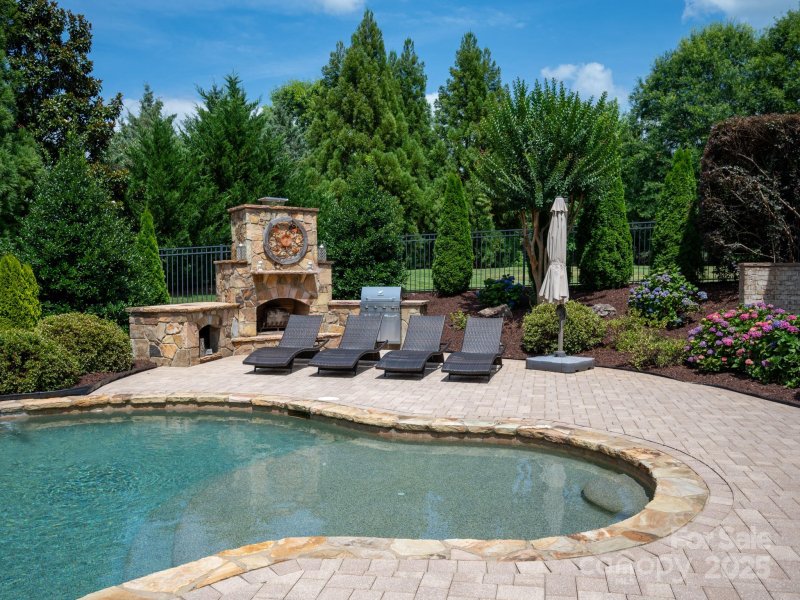 Property image 4 of 8904 Woodhall Lake Drive in Woodhall, Waxhaw, NC 28173