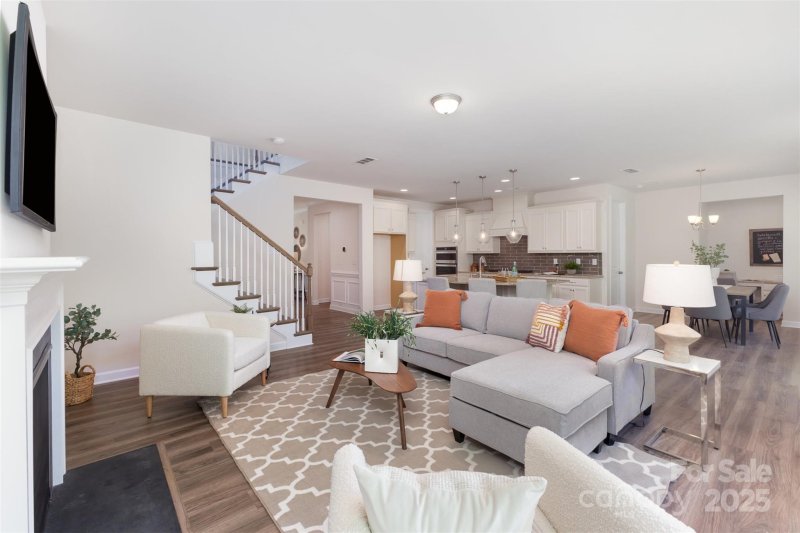 5065 Watersail Way