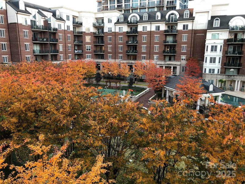 Property image 2 at 300 W 5th Street, Charlotte, NC 28202