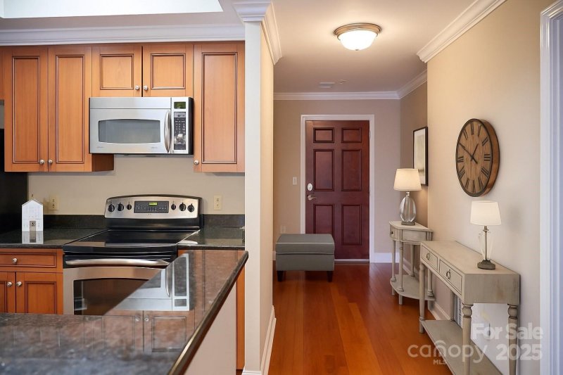 Property image 3 at 300 W 5th Street, Charlotte, NC 28202