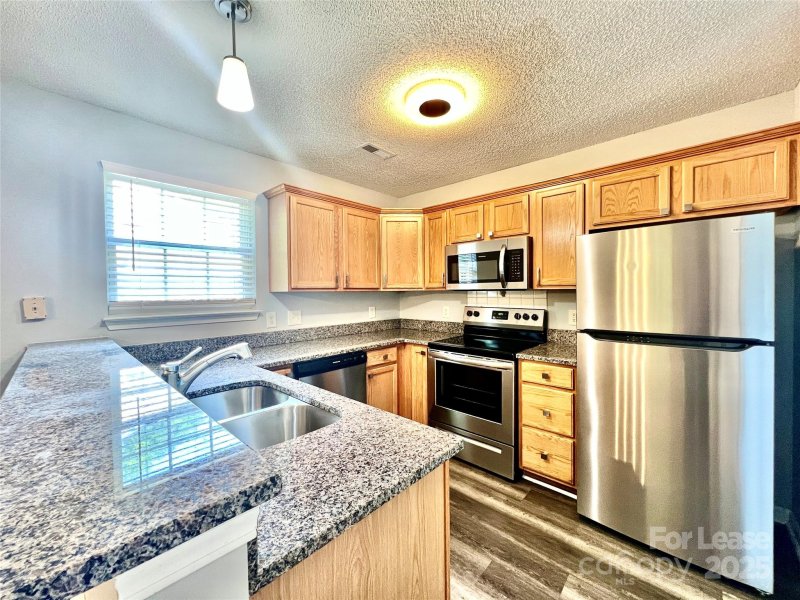 Property image 3 at 6033 Briggs Drive, Charlotte, NC 28269