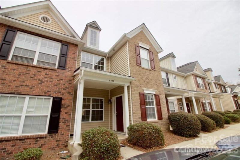 8733 Wandering Creek Way