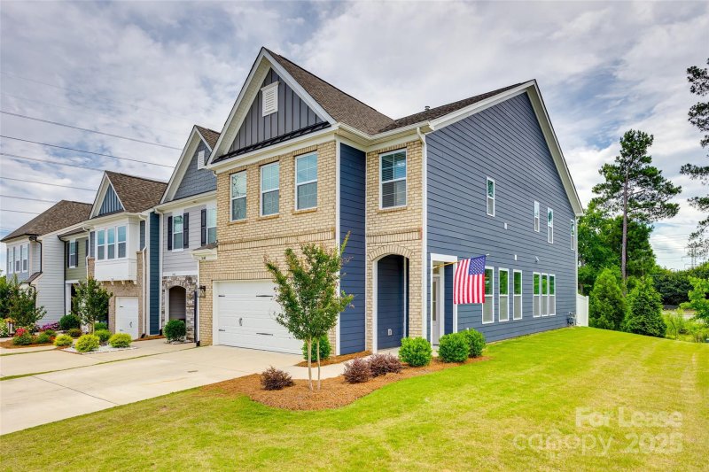 Property image 2 at 1440 Crest Creek Court, Clover, SC 29710