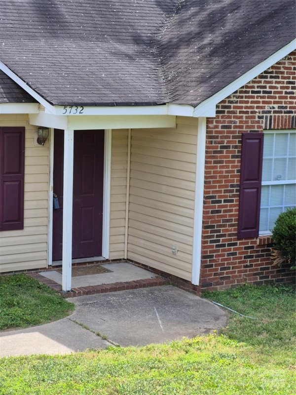 Property image 2 at 5732 Glenhill Court, Charlotte, NC 28208