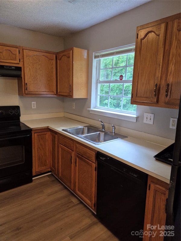 Property image 4 at 5732 Glenhill Court, Charlotte, NC 28208