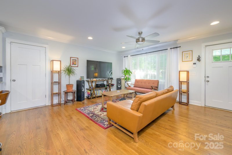 Property image 4 at 4838 Holbrook Drive, Charlotte, NC 28212