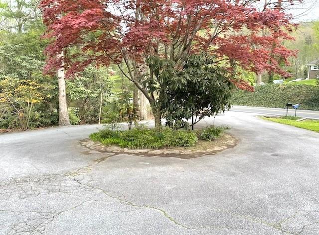 Property image 3 of 3236 Debbie Drive in Stoney Mtn Estates, Hendersonville, NC 28791