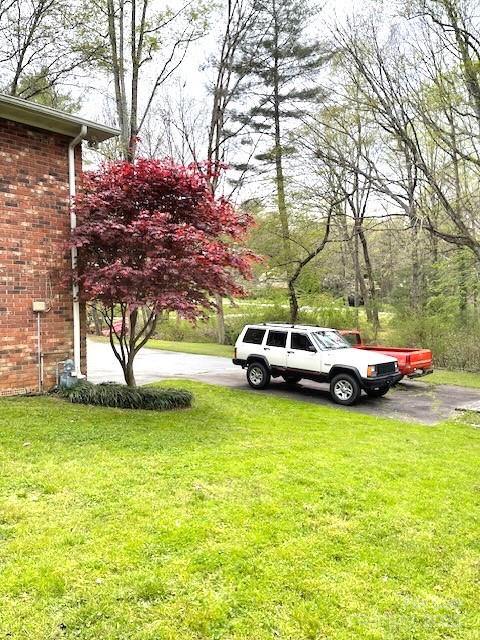 Property image 4 of 3236 Debbie Drive in Stoney Mtn Estates, Hendersonville, NC 28791