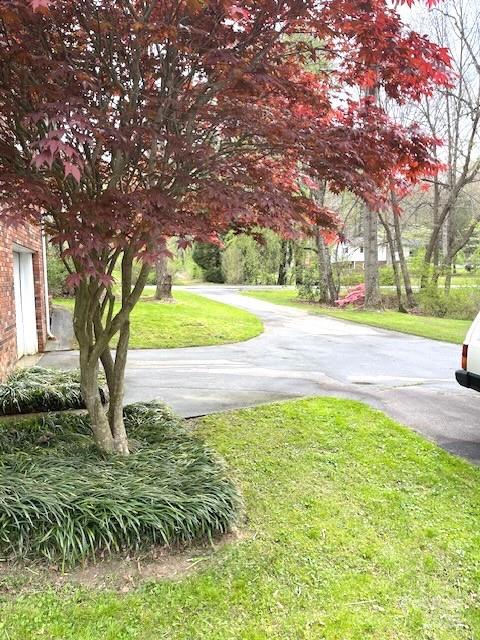 Property image 5 of 3236 Debbie Drive in Stoney Mtn Estates, Hendersonville, NC 28791