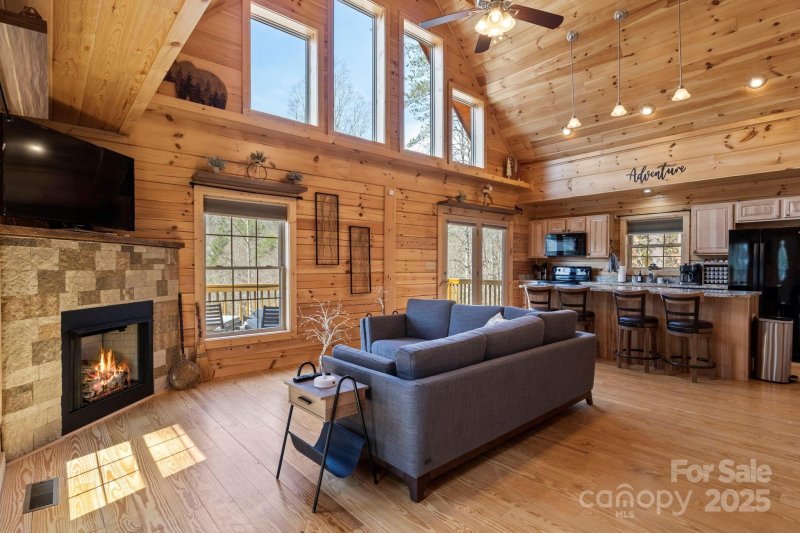Property image 4 of 19 Frontier Court in Riceville Forest, Asheville, NC 28805