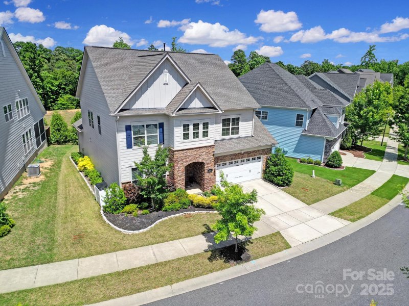1001 Emory Lane