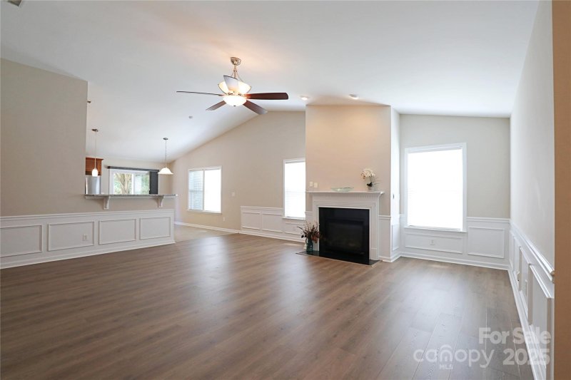 Property image 3 at 9814 Fernspray Road, Charlotte, NC 28215