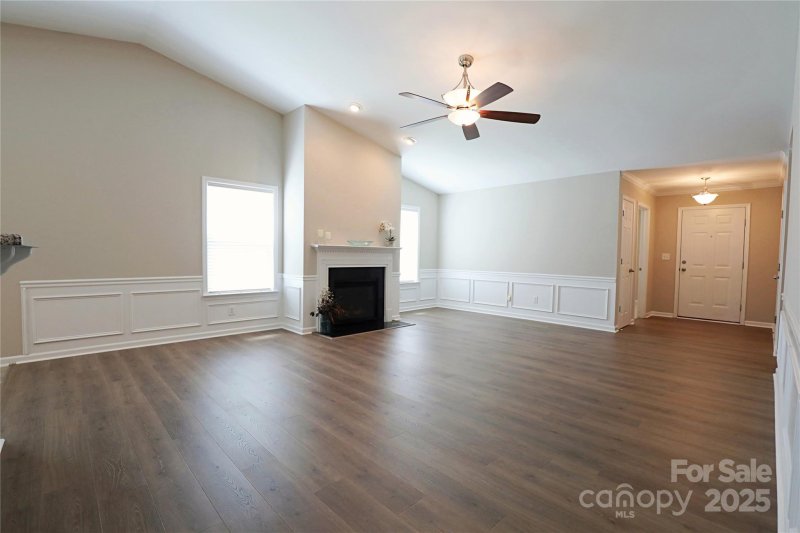 Property image 4 at 9814 Fernspray Road, Charlotte, NC 28215