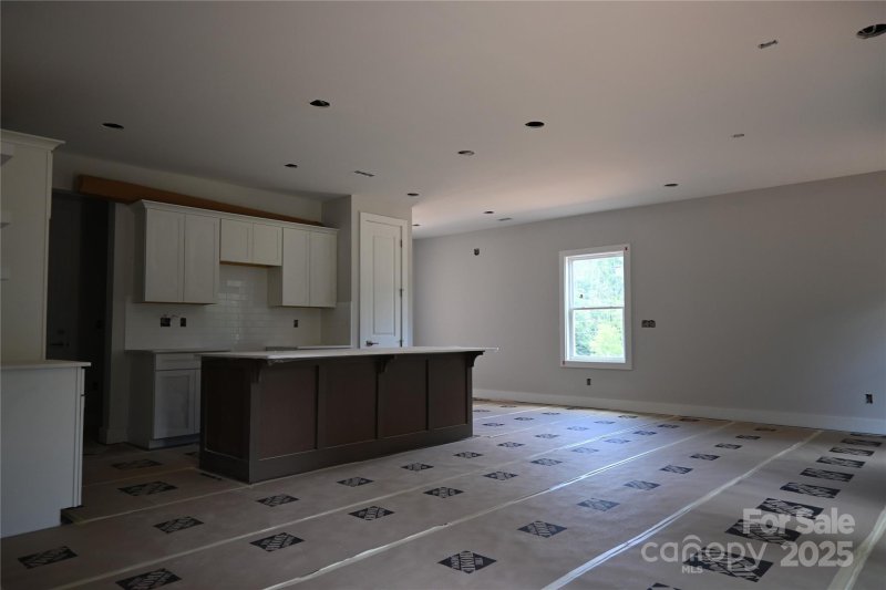 Property image 5 of 114 Chapel Crossing Lane in Chapel Crossing, Weaverville, NC 28787