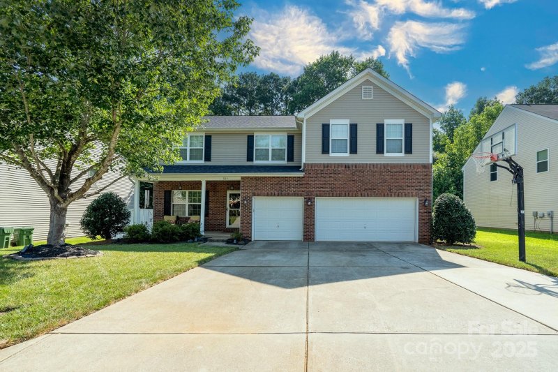 Property image 3 of 304 Augustus Lane in Dutchmans Ridge, Mount Holly, NC 28120