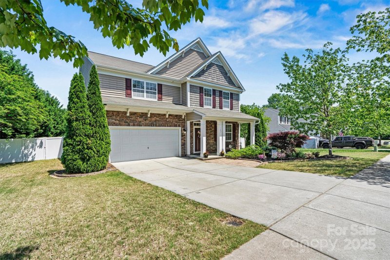 Property image 3 at 142 Wellshire Street, Mooresville, NC 28115