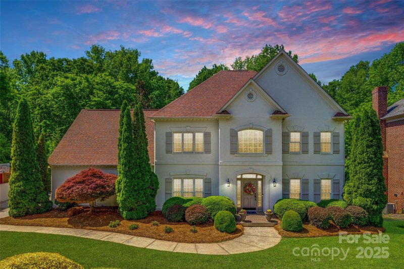 Property image 3 at 10327 Oak Pond Circle, Charlotte, NC 28277