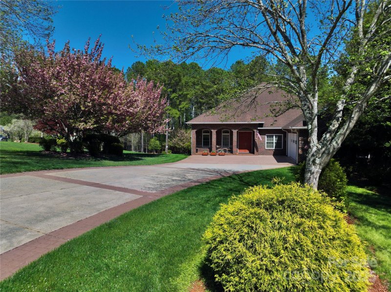 Property image 2 at 5342 Beacon Ridge Drive, Granite Falls, NC 28630