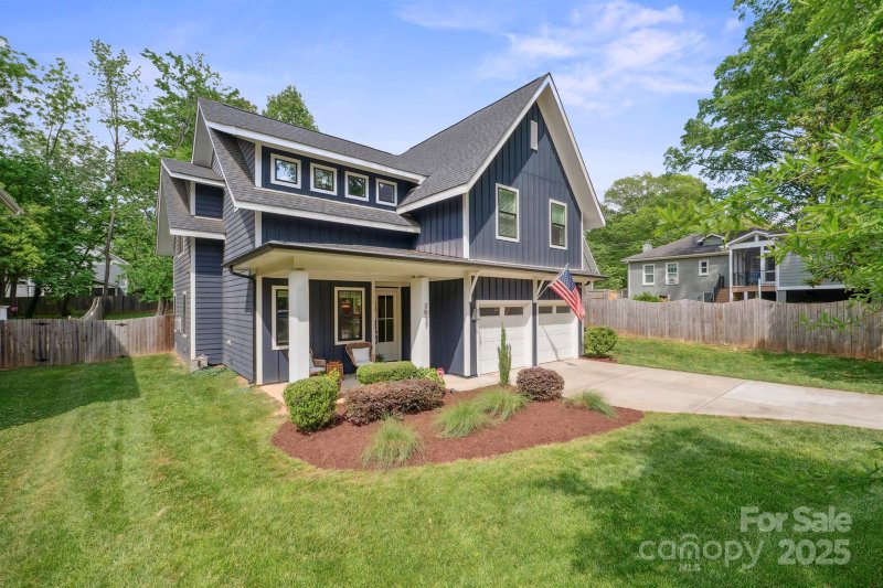 Property image 2 at 2637 Springway Drive, Charlotte, NC 28205