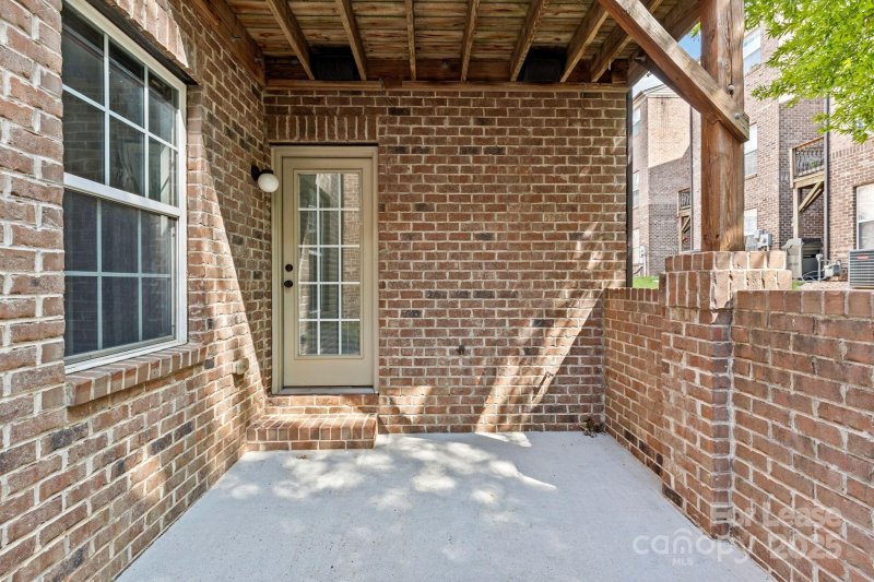 Property image 4 at 225 Lincoln Street, Charlotte, NC 28203