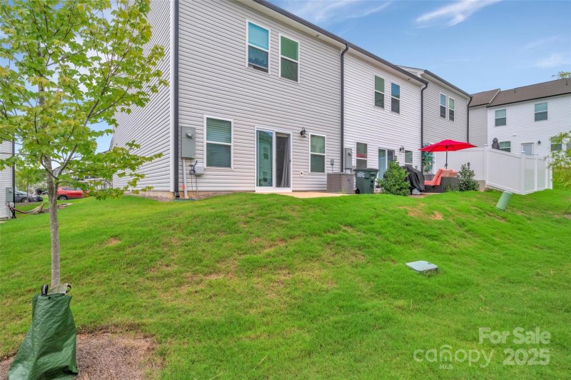 Property image 2 of 12110 Chesapeake Mallard Drive in Villages At Mallard Creek, Charlotte, NC 28262