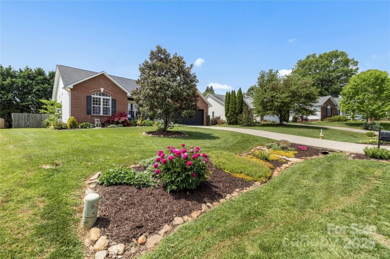 Property image 4 at 1759 Nw Pipers Ridge Circle, Conover, NC 28613