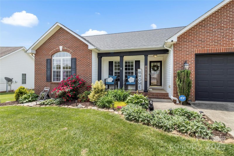 Property image 5 at 1759 Nw Pipers Ridge Circle, Conover, NC 28613