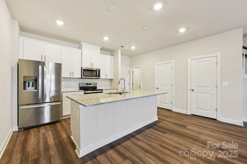 Property image 5 of 109 Ciara Place in Crossrail, Mooresville, NC 28117