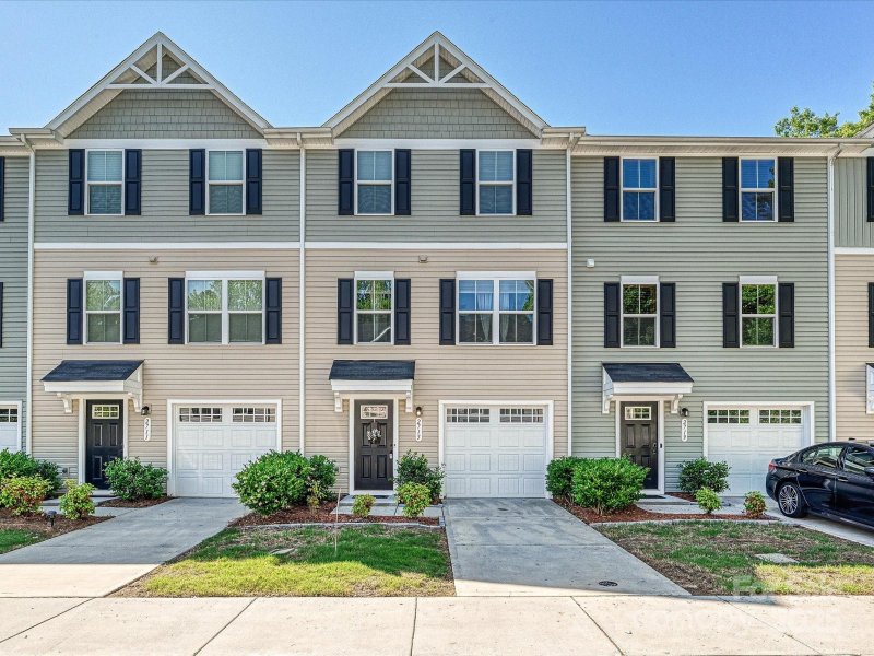 North End Commons, Charlotte Community