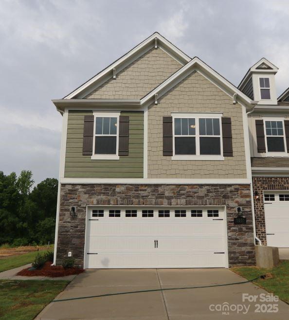 3207 Lilac Grove Drive