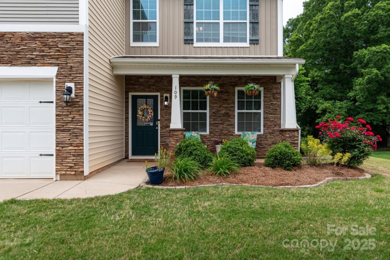 Property image 3 at 109 Meadow Stream Drive, Mount Holly, NC 28120