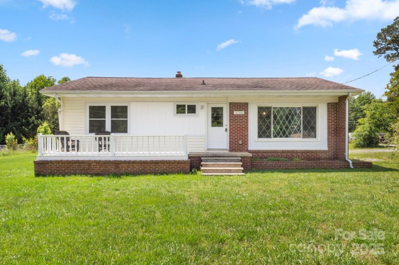 Property image 3 of 1725 Fallston Road in Crestland Heights, Shelby, NC 28150