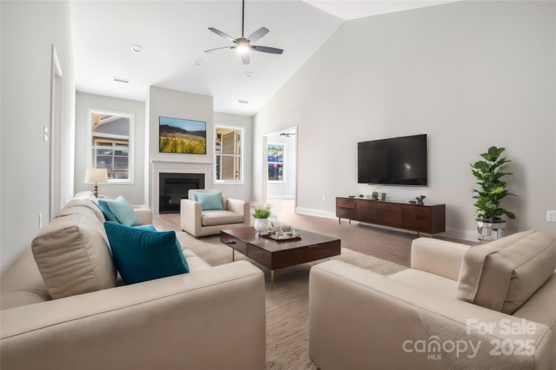 Property image 2 of 835 A Wynnshire Drive in Wynnshire Ridge, Hickory, NC 28601