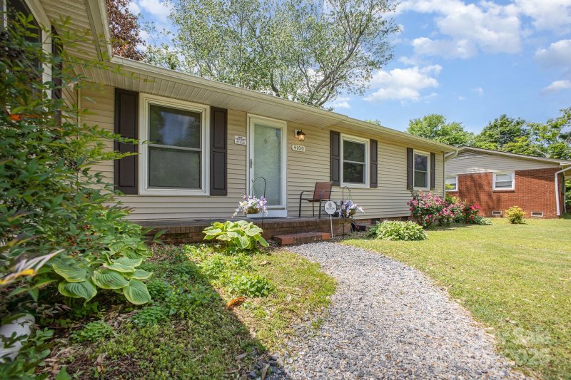 Property image 5 of 4100 Sudbury Road in Windsor Park, Charlotte, NC 28205