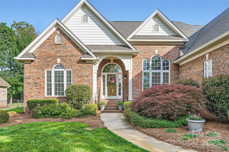 Property image 2 at 534 Ballymote Court, Matthews, NC 28104