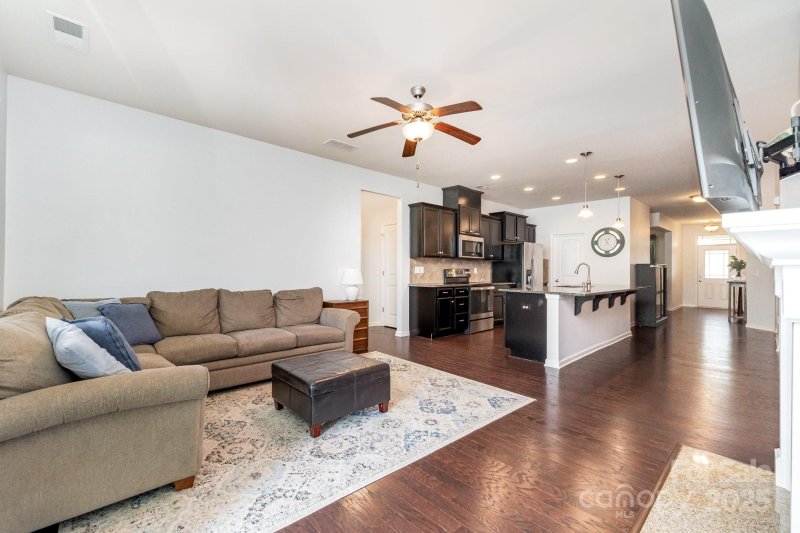 Property image 5 at 7113 Meridale Forest Drive, Charlotte, NC 28269