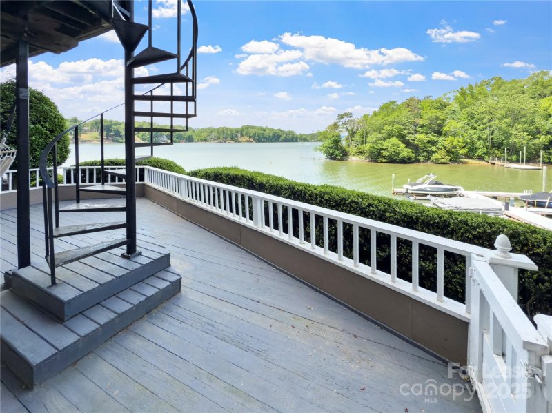 Property image 2 at 9808 Emerald Point Drive, Charlotte, NC 28278