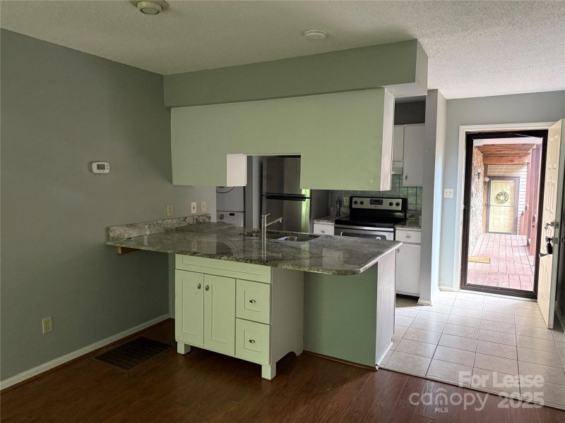 Property image 2 at 1420 11th Street Drive, Hickory, NC 28601