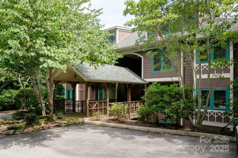 Property image 2 of 222 Creekside Way in Mountain Air, Burnsville, NC 28714