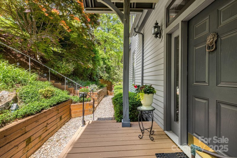 Property image 3 of 33 Great Aspen Way in Laurel Ridge, Black Mountain, NC 28711