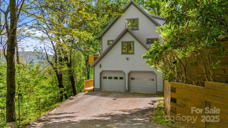 Property image 4 of 33 Great Aspen Way in Laurel Ridge, Black Mountain, NC 28711