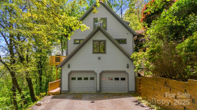 Property image 5 of 33 Great Aspen Way in Laurel Ridge, Black Mountain, NC 28711