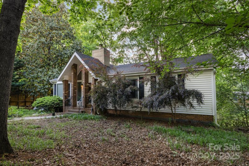 Property image 3 of 1407 Jodhpur Court in Fox Run, Charlotte, NC 28212