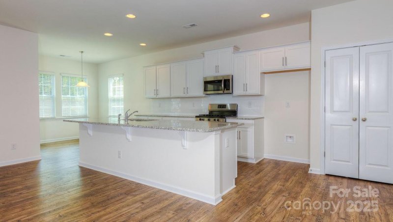 Property image 3 at 5523 Pamplona Way, Charlotte, NC 28214